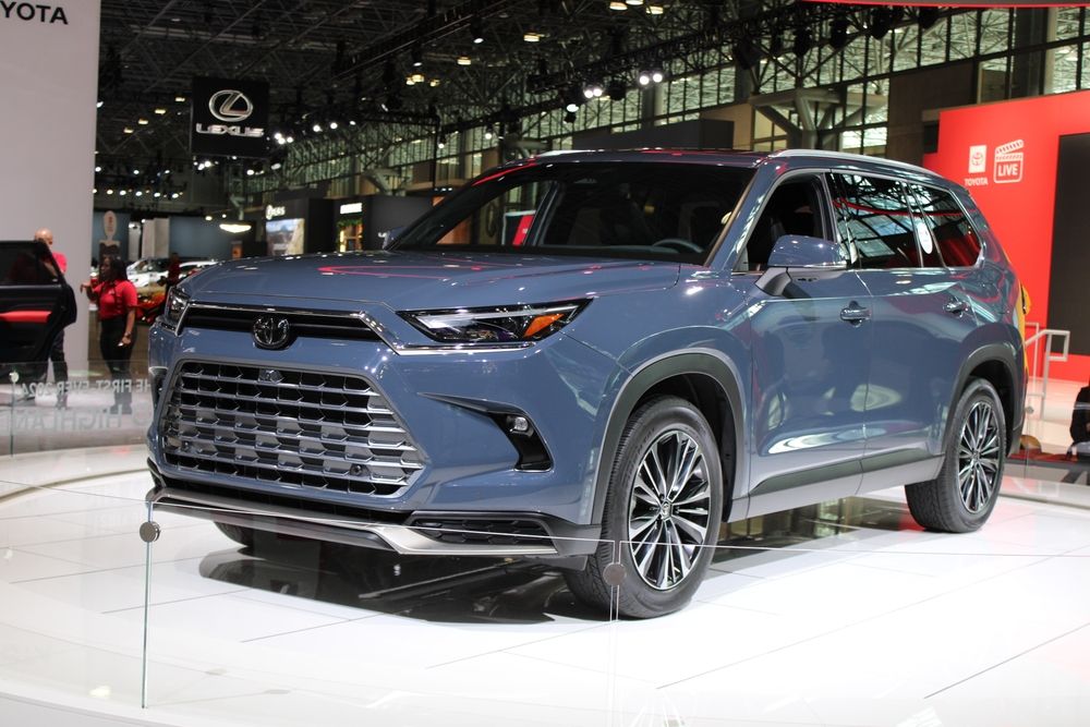 2025 Toyota Grand Highlander: Spacious and Refined