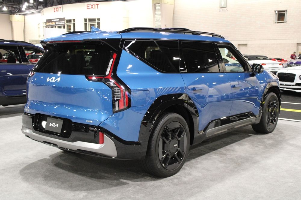 2026 Kia EV9: Electric Flagship, Big on Space and Style