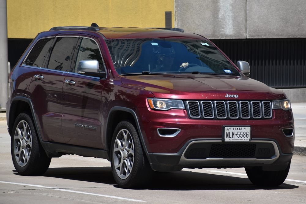 Discover the 2025 Jeep Grand Cherokee: Adventure Meets Luxury