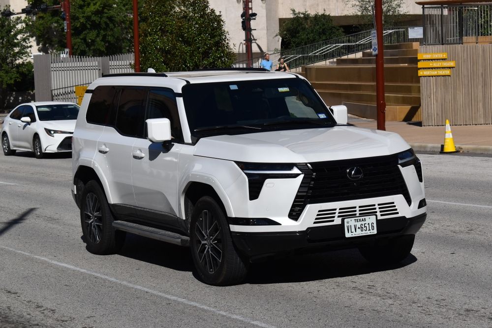 2025 Lexus GX: Rugged Off-Road Luxury