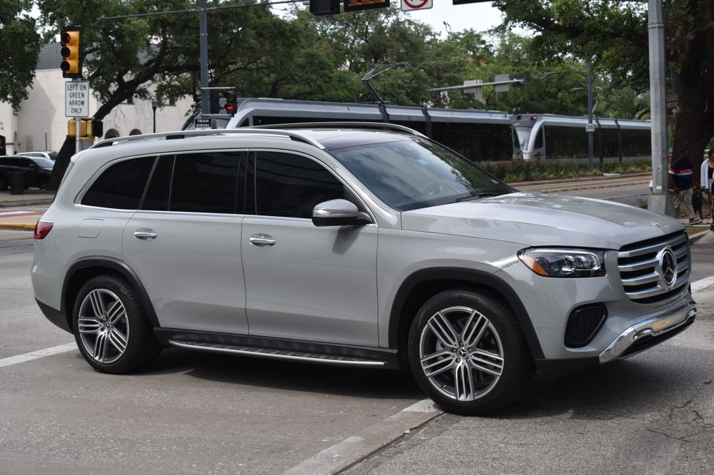2026 Mercedes-Benz GLS: Grand Luxury, Unmatched Versatility