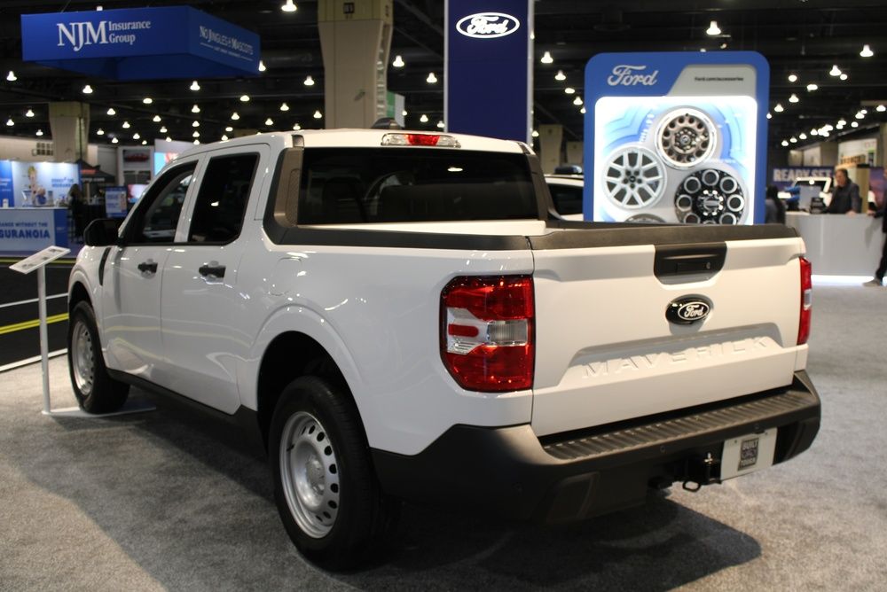 2026 Ford Maverick XLT: Drive Efficiency and Versatility